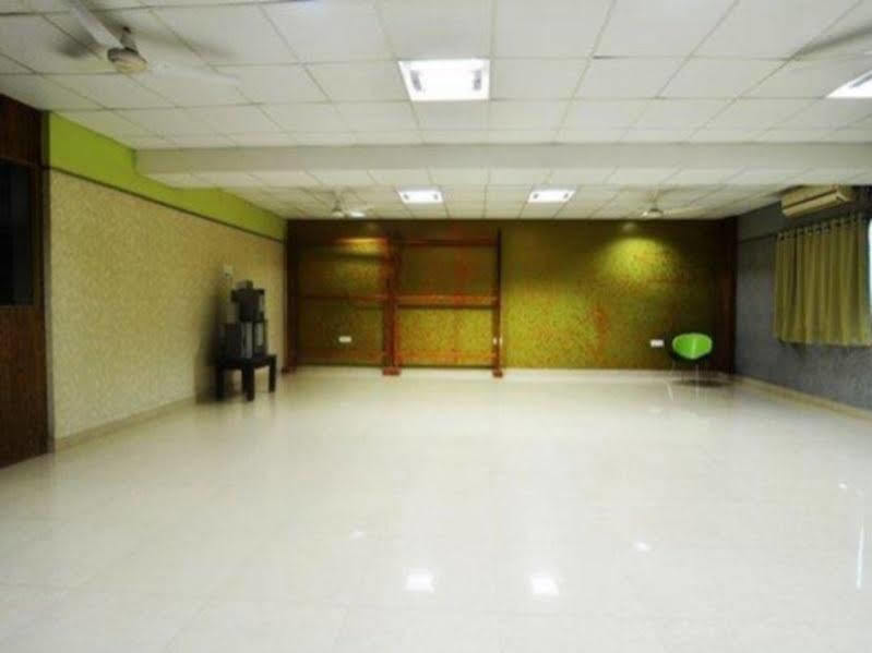 Lotels Hotel Chennai Exterior photo